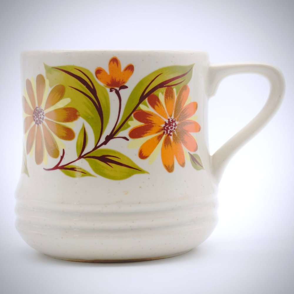 Capri Mid Century Coffee Mug Daisy Stoneware